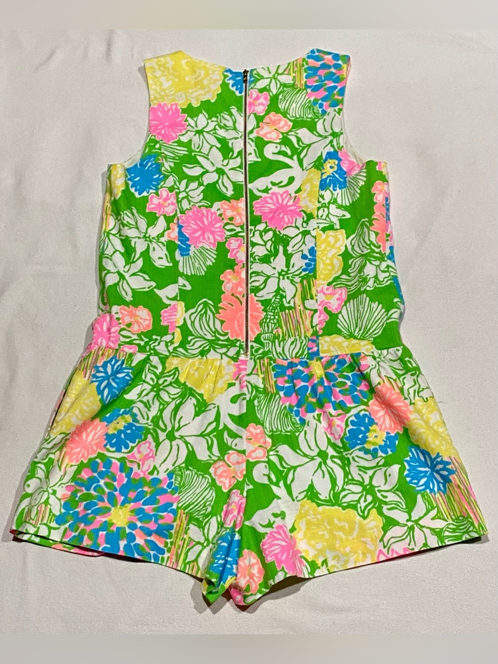 Lilly Pulitzer Hibiscus Stroll Romper Vibrant Green, Pink, Yellow, Blue Sz.2 - Picture 2 of 8